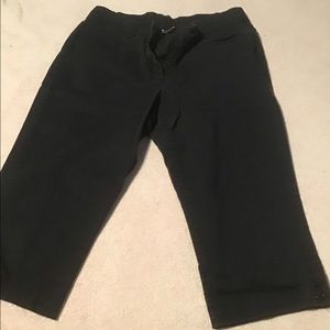 Briggs Black Capri size 12 P